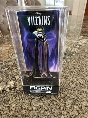 FiGPiN Disney Villains Evil Queen (758) Pin